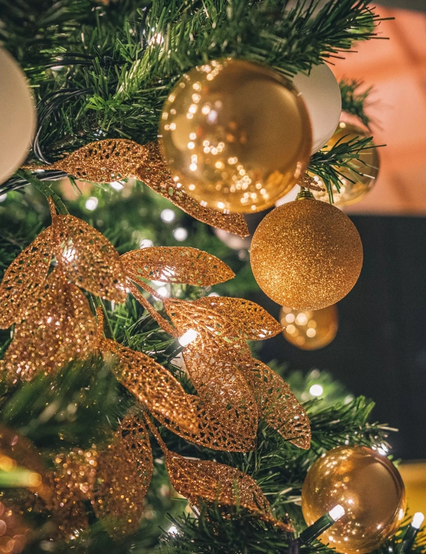 christmas tree baubles