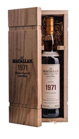 The Macallan 1971 Rich Rosewood Coloured Fine & Rare Whisky The Macallan 1971 Rich Rosewood Coloured Fine & Rare Whisky