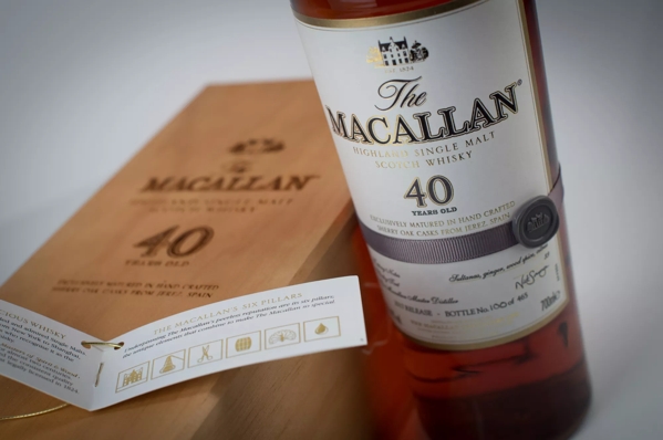 the macallan sherry oak 40 years old 2017 release whisky bottle and box close up