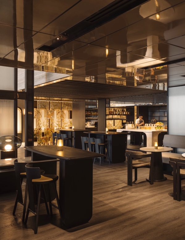 cocktail whisky bar