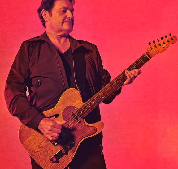 charlie burchill with guitar