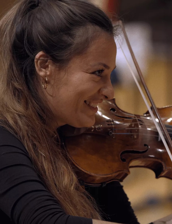 nicole benedetti playing violin