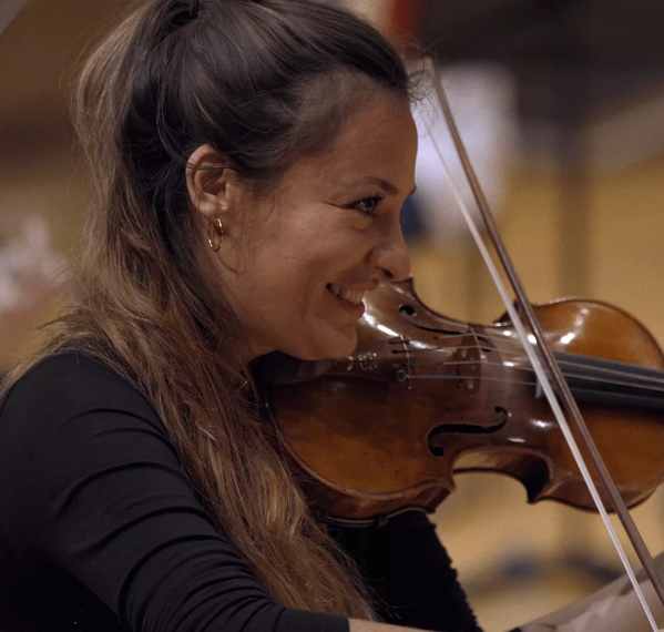 nicole benedetti playing violin