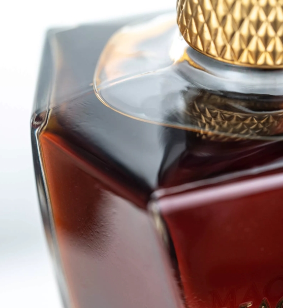 The Macallan Oscuro シングルモルトウイスキー Oscuro | The Macallan®