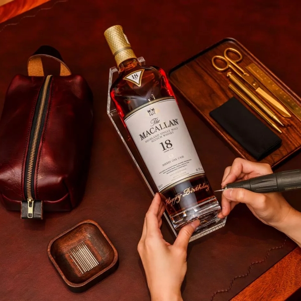 the macallan house singapore bottle personalisation