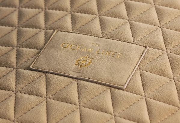 Golden Age of Travel The Airship Quilted Case