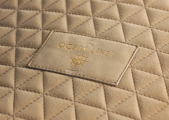 Golden Age of Travel The Airship Quilted Case