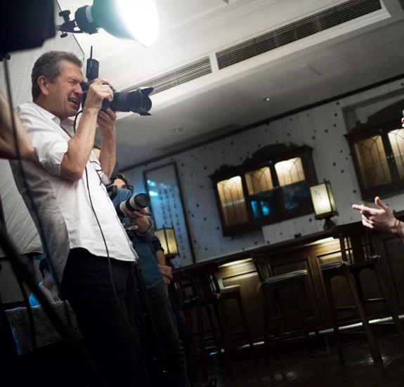 Masters of Photography Mario Testino behind the scenes