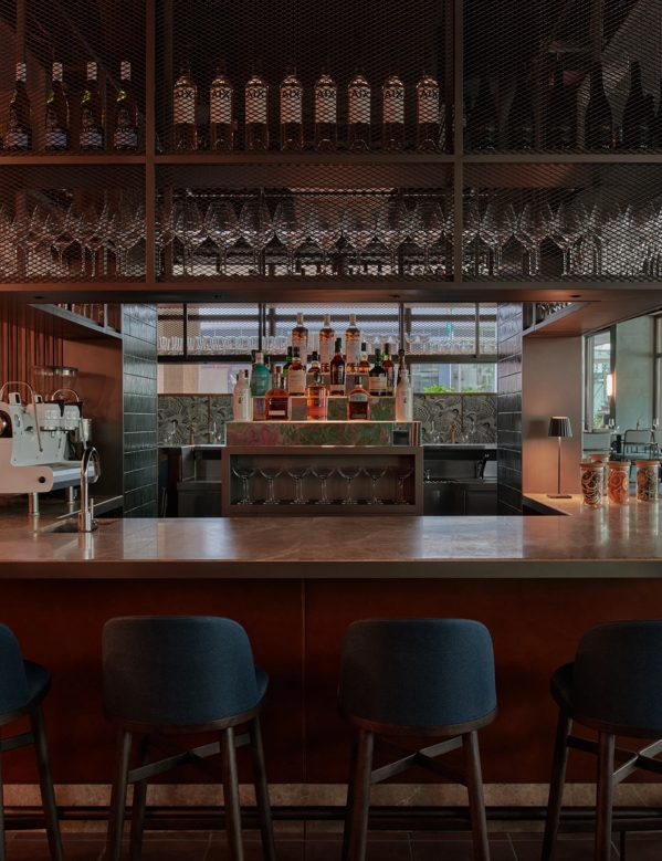 cocktail whisky bar