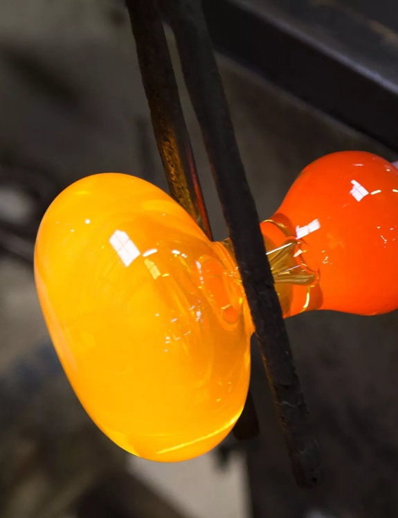 hot crystal glass production