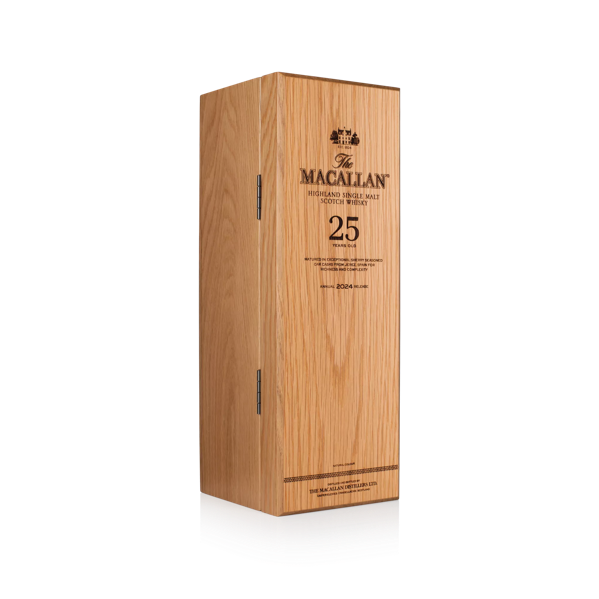 the macallan whisky bottle and pack
