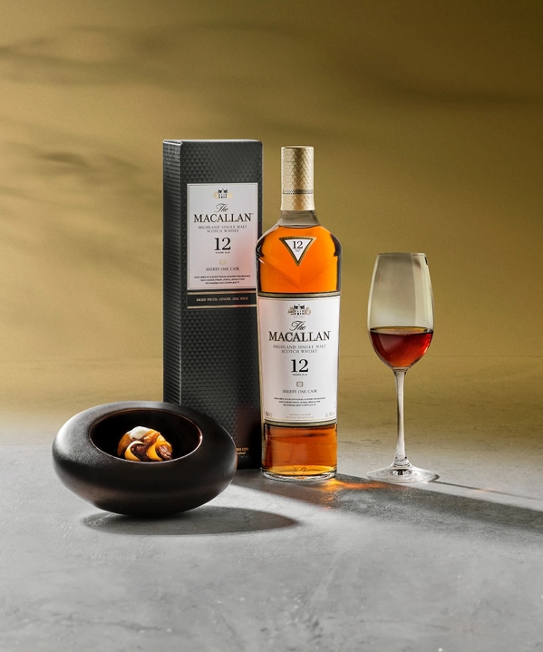 the macallan sherry oak 12 whisky serve