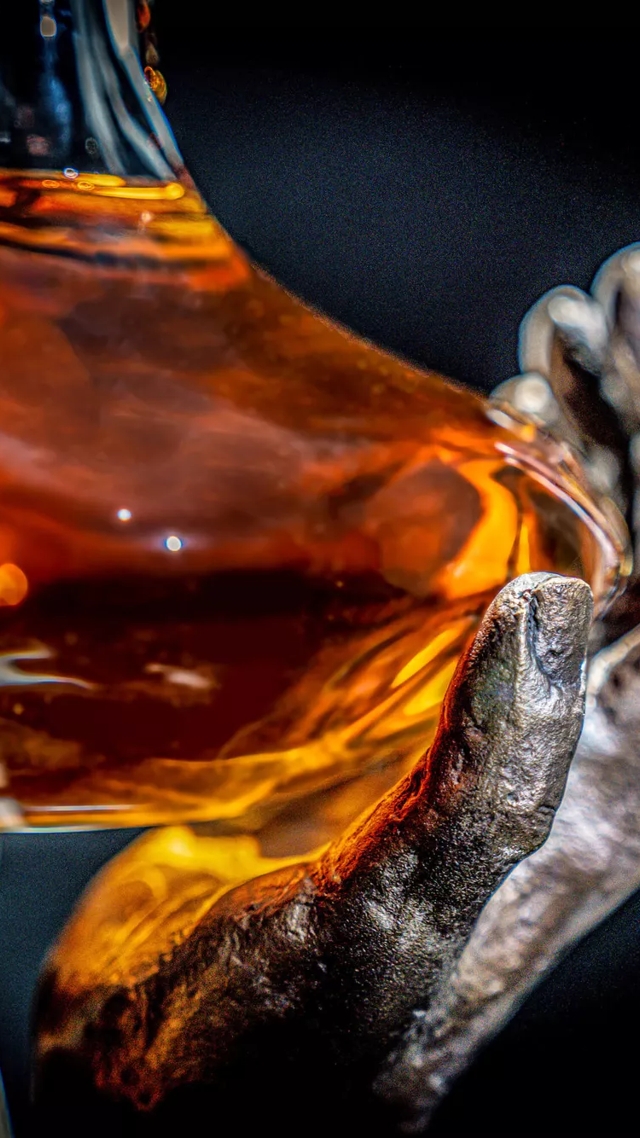 The Macallan The Reach 81 year old Whisky rear shot