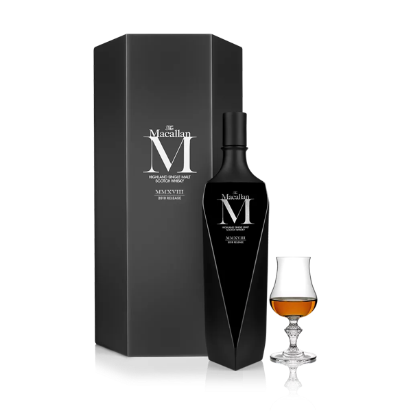 The Macallan, 2018 M Black release as part of the 1824 Master series, bottle, pack and glass/serve shot, from the front on a transparent background, landscape format, RGB for web, png with jpg 5000x5000px, and trimmed version additional files plus derivatives