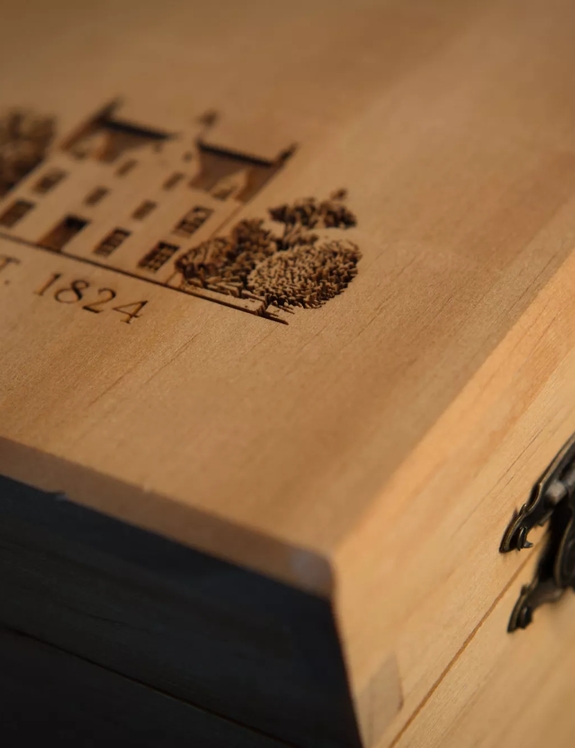 the macallan whisky wooden box detail