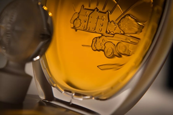 Golden Age of Travel The Motor Car Mood Shot Bottle Detail and Stopper