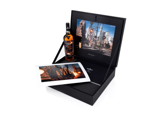 The Macallan Masters of Photography Annie Leibovitz Set with Bottle